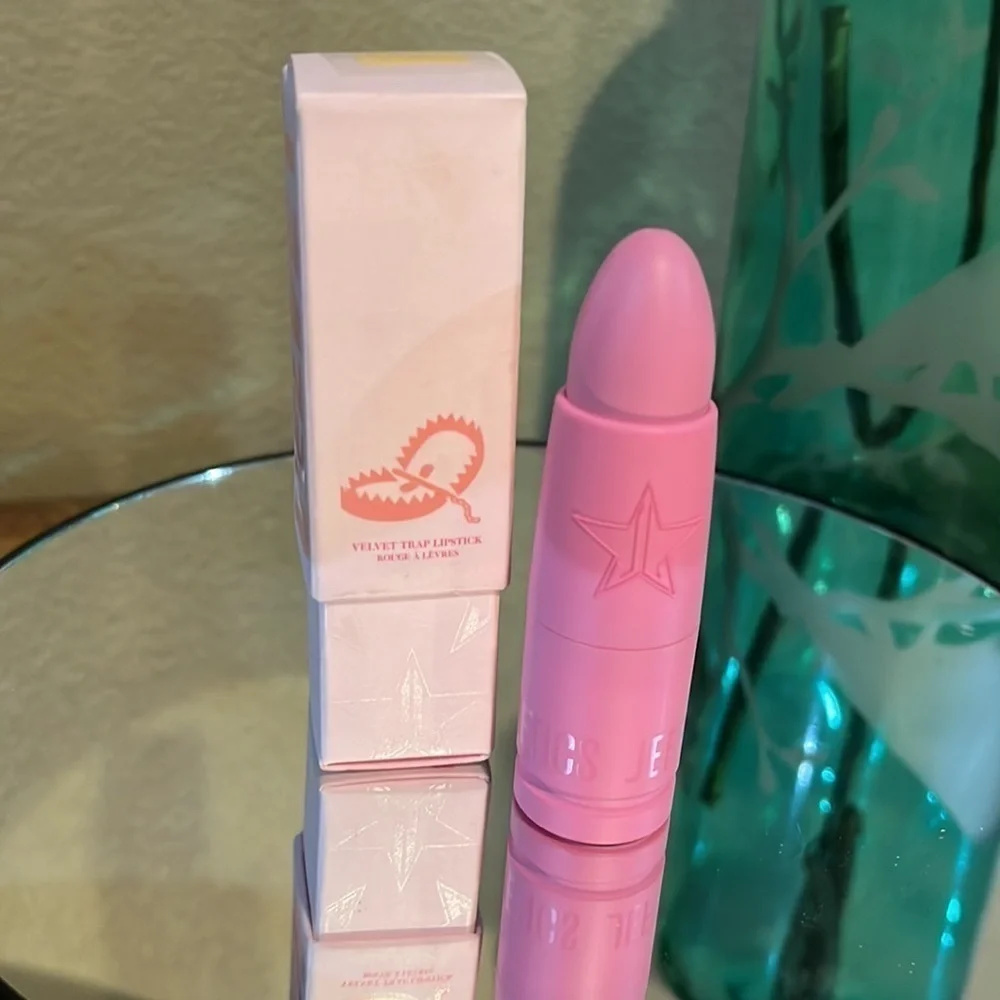 Jeffree Star Velvet Trap lipstick in color Easter Sunday. New!
